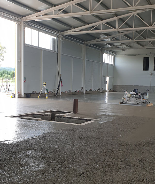 Nyír SL Plusz kft.- IPARI PADLÓ KÉSZÍTÉSE